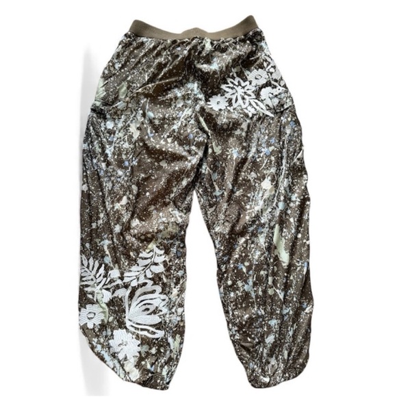 New!! Free People Color Burst Hike Embroidered Pants Army Green Medium - Picture 5 of 6